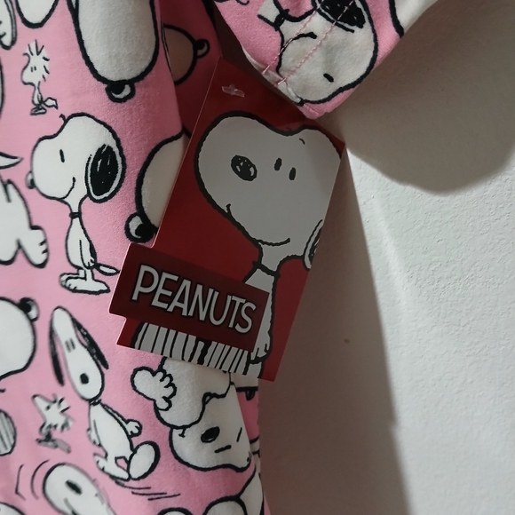 Peanuts Snoopy Women’s Pink Pajama Set Size: XL (NEW) - Picture 3 of 10